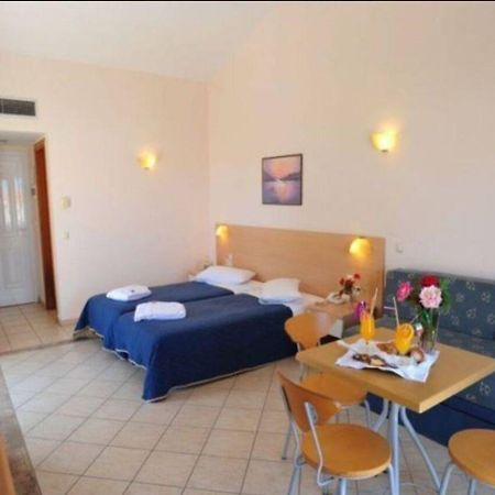 Thinalos Aparthotel Acharavi  Exteriör bild