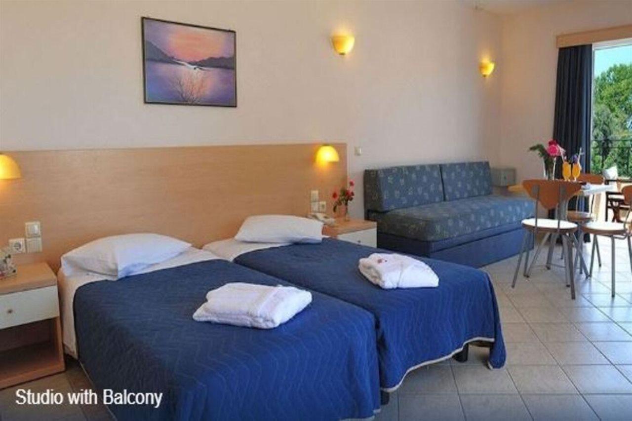 Thinalos Aparthotel Acharavi  Exteriör bild
