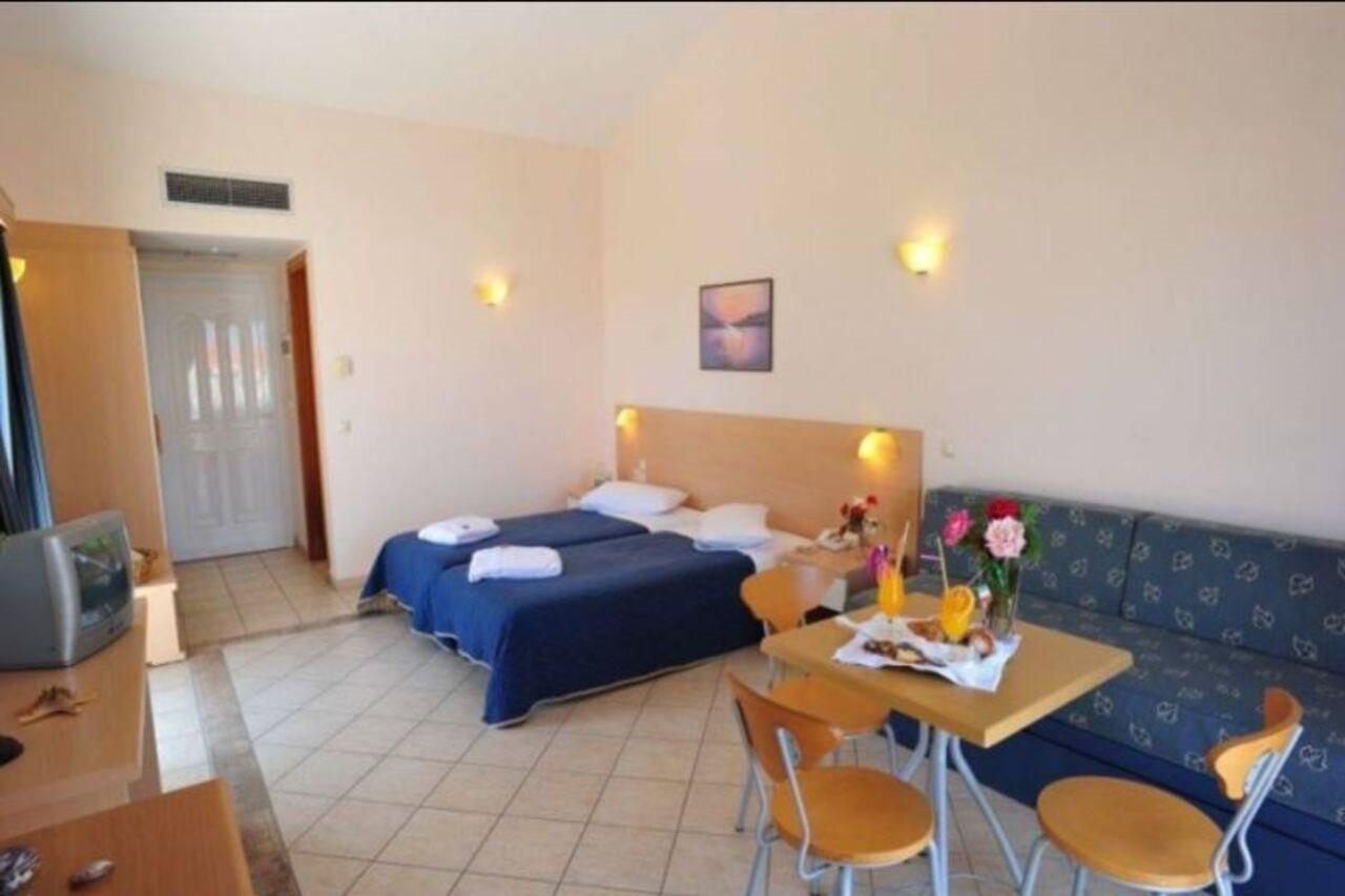 Thinalos Aparthotel Acharavi  Exteriör bild