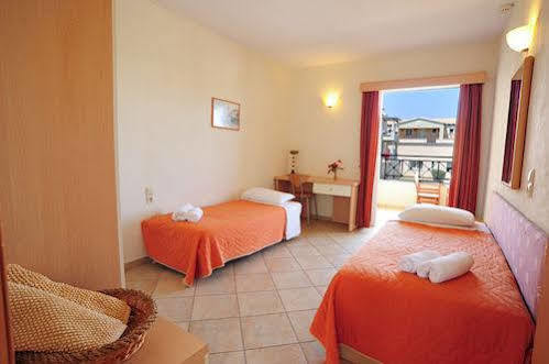 Thinalos Aparthotel Acharavi  Exteriör bild
